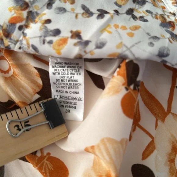 First Love by Lovelyn satin size 3X gorgeous blouse with long sleeves NWOT - Picture 7 of 9